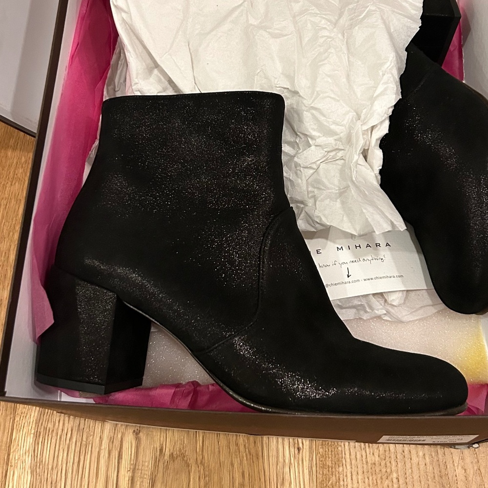 Chie Mihara size 37 black bootie Quaka